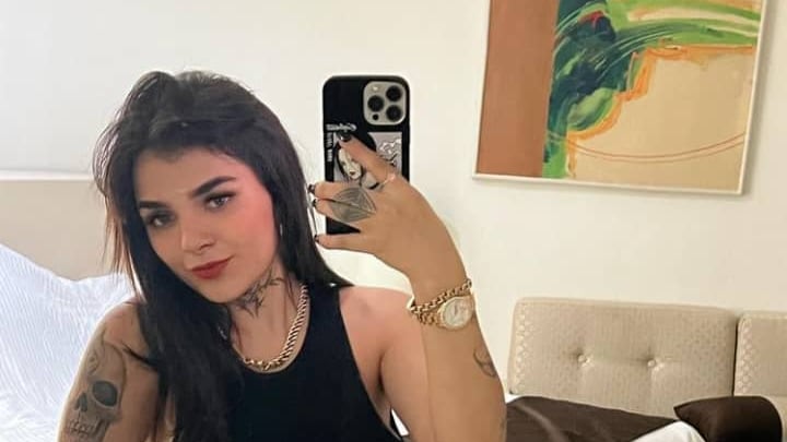 Karely Ruiz desata las fantasías de sus seguidores en mini bikini negro