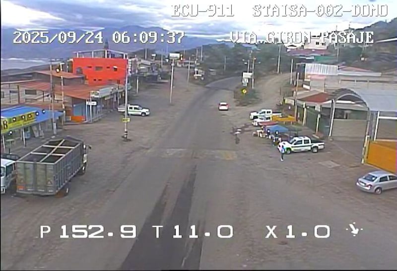 Autoridades mantienen vigilancia en las carreteras de Azuay para garantizar seguridad vial.