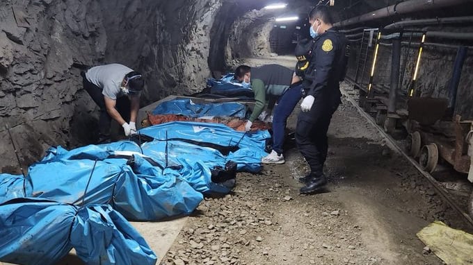 Sicarios asesinan a 13 mineros en Perú