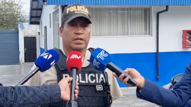 La Policía encontró armas y drogas en un domicilio. Familias de los menores habrían sido extorsionadas con USD 2.500.