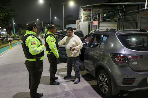 ¿Qué pasa después de ser detenido por incumplir el toque de queda?