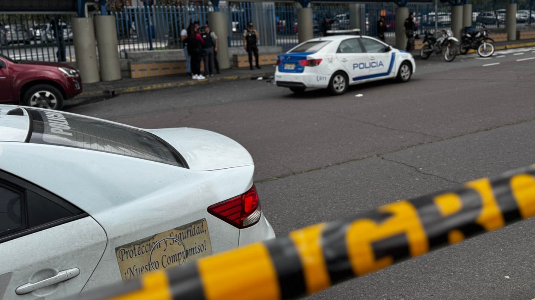 Delincuentes que asaltaron blindado en el sur de Quito escaparon en motocicletas