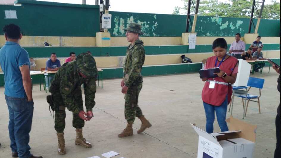CNE confirmó que se detuvo a un ciudadano en estado etílico con papeletas rayadas a favor de una candidatura.