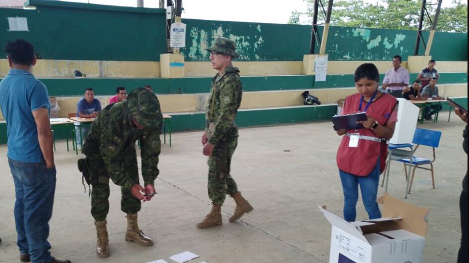 CNE confirmó que se detuvo a un ciudadano en estado etílico con papeletas rayadas a favor de una candidatura.