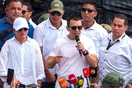 Noboa anuncia que líder de grupo disidente de las FARC está siendo trasladado a Ecuador
