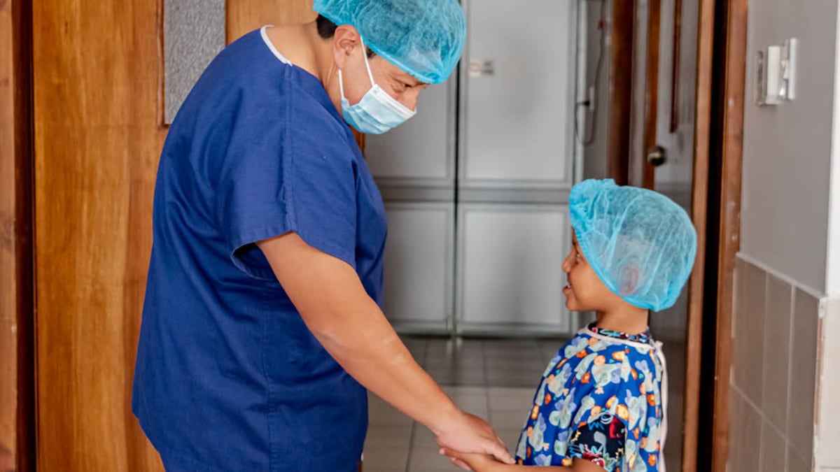 El hospital ‘Niños de la Mano de María’ realiza operaciones gratuitas a pequeños con labio fisurado y paladar hendido