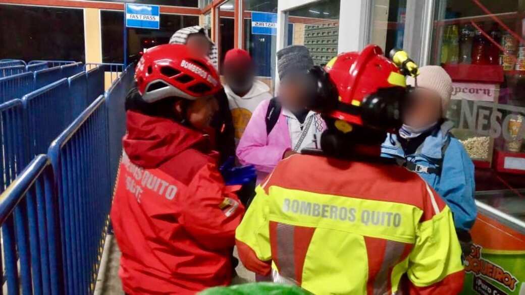 Quito: 15 personas fueron rescatadas tras estar extraviadas en el Teleférico