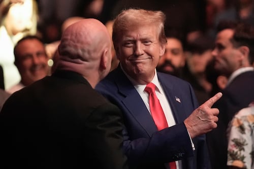 Donald Trump dice presente en UFC 327 en Miami