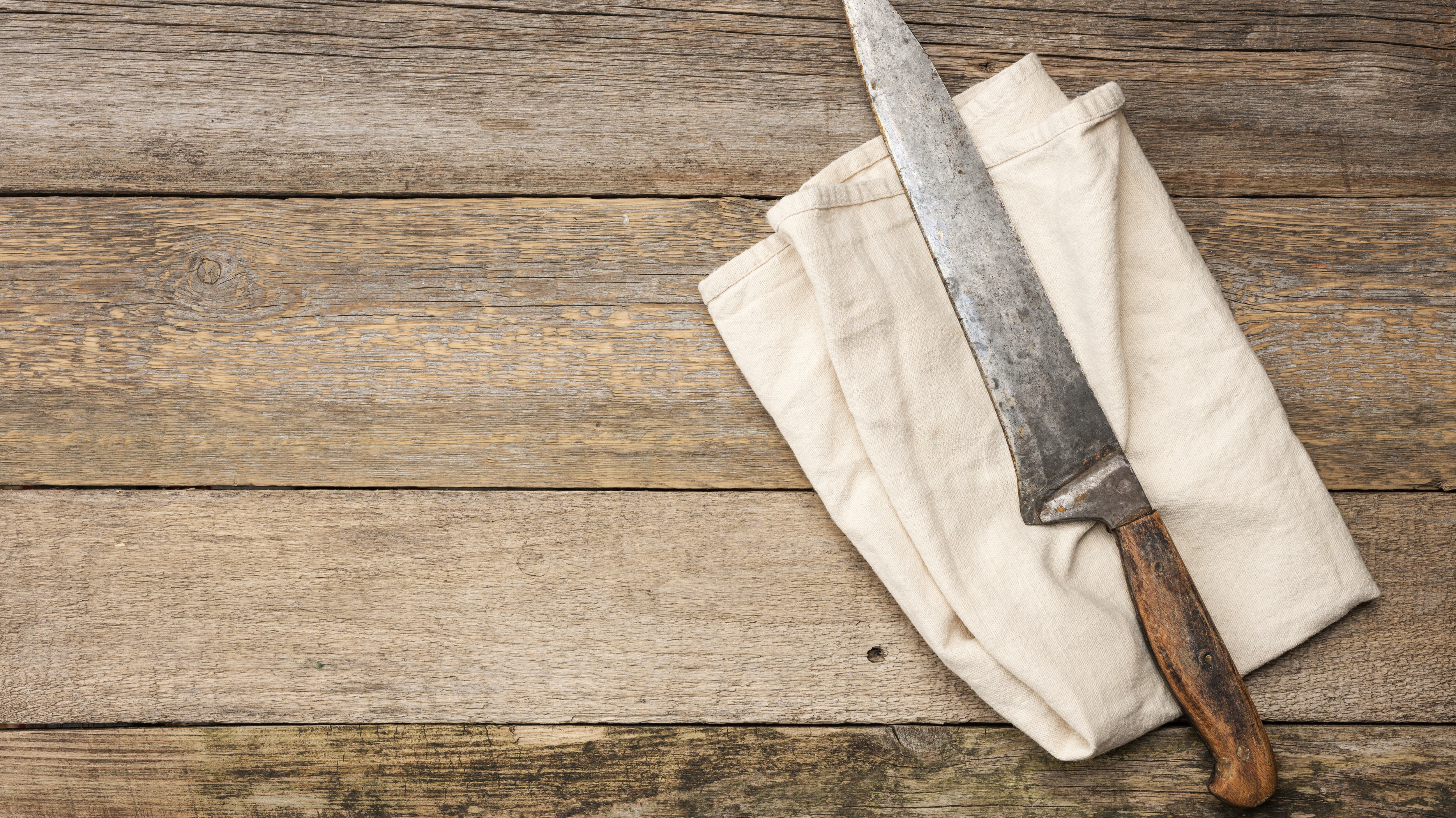 Mujer se grabó después de apuñalar a su novio: “iré feliz a la cárcel, no me volverá a pegar”