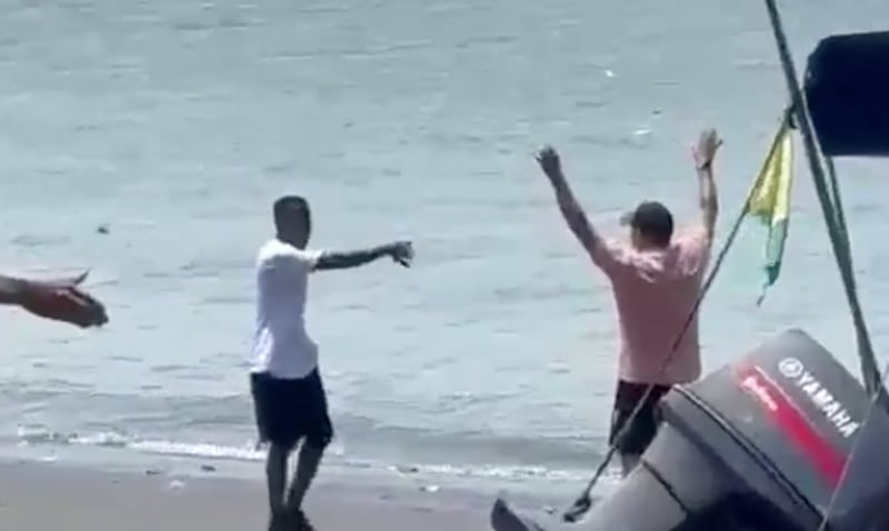 Video del secuestro de padre e hijo en Buenaventura conmociona a Colombia.
