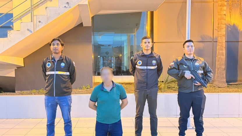 Era guardia de seguridad y, tras la riña con un hombre, tomó su arma, fue a su casa y acabó con su vida