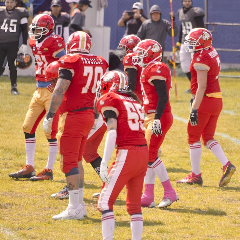 Big Dawgs vs Caimanes