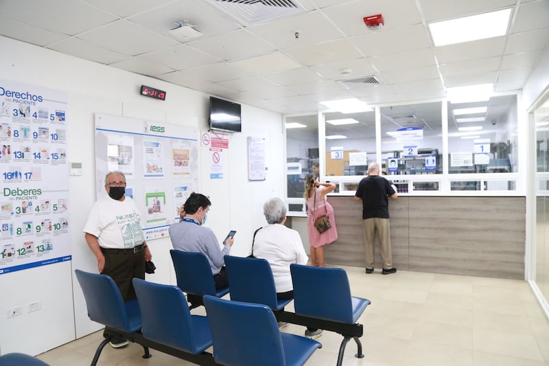 Gobierno optimiza el agendamiento de citas en el IESS y habilita 4.000 nuevos turnos diarios. Imagen referencial