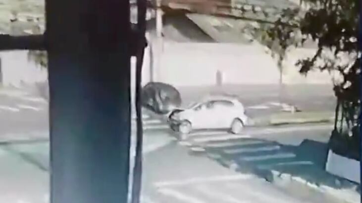 VIDEO: un fallecido y un herido tras fatal accidente en el norte de Quito.