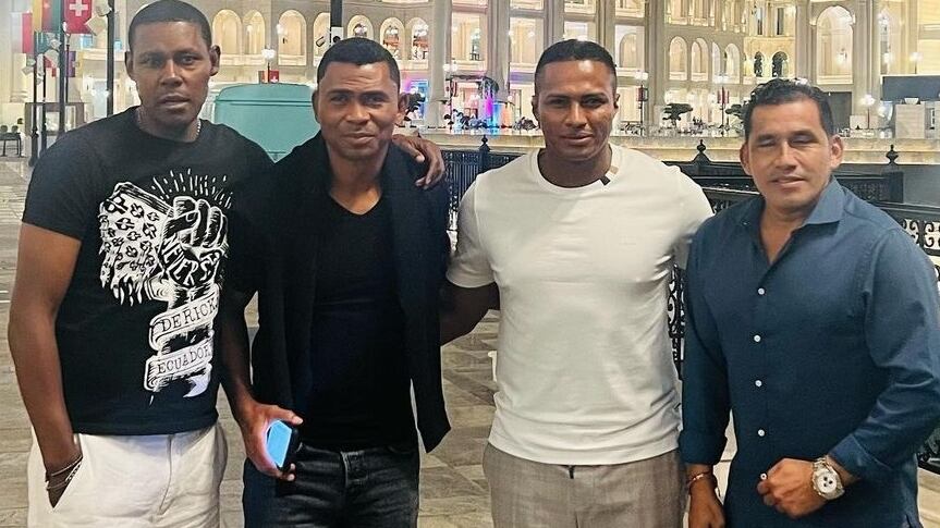 ¡Mucho crack! Antonio Valencia comparte con leyendas del fútbol ecuatoriano desde Qatar