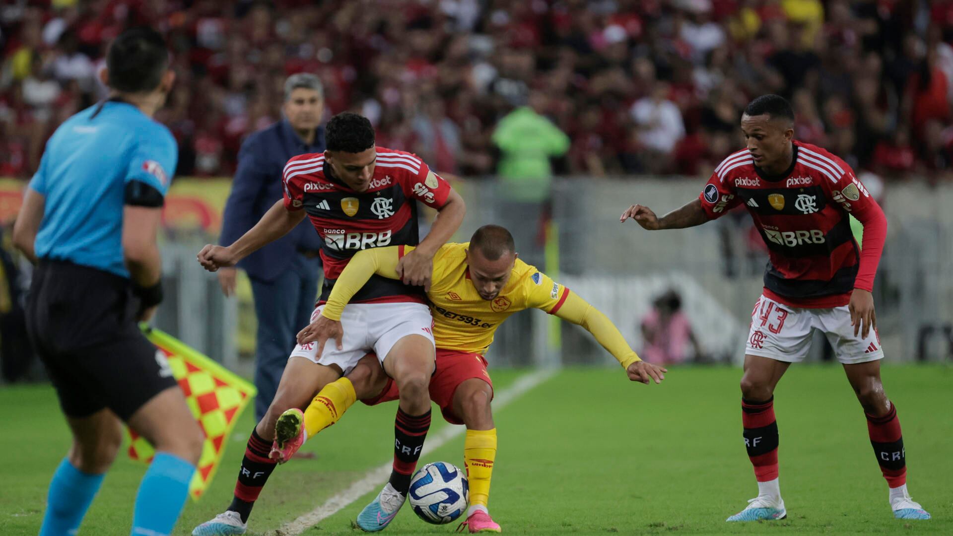 Edison Vega durante el Flamengo vs Aucas