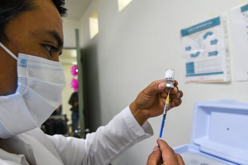 Estados Unidos investiga si la vacuna de la covid-19 está relacionada con la muerte de pacientes