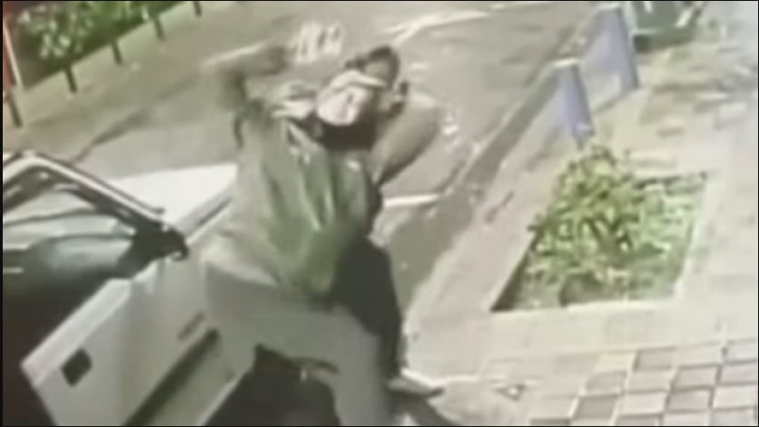 Graban violento asalto a extranjera en La Mariscal, centro de Quito