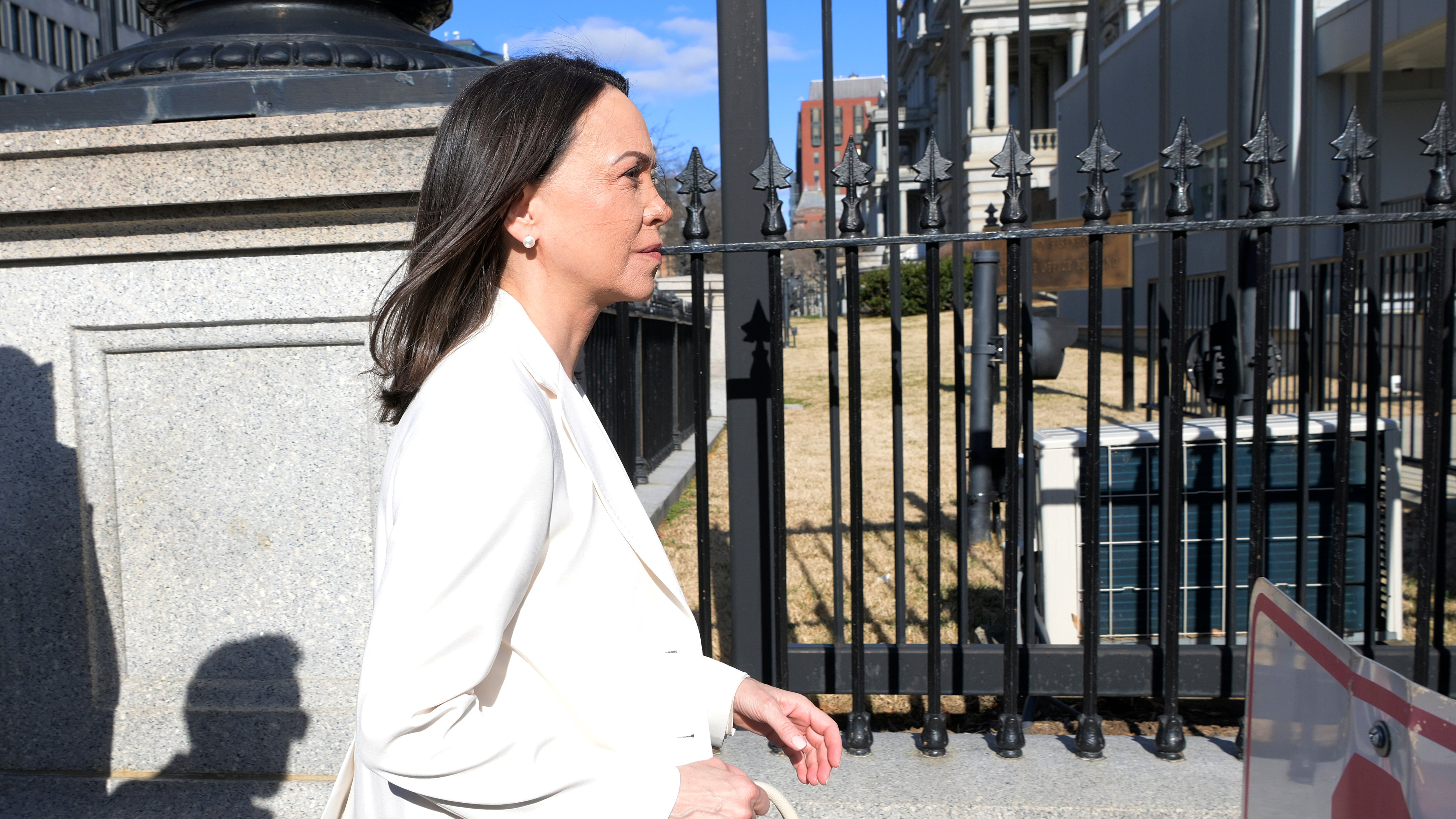 María Corina Machado llega a la Casa Blanca para un almuerzo con Trump