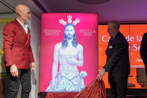 “Es una verdadera vergüenza y aberración”: Conservadores atacan el cartel de Cristo en Semana Santa de Sevilla