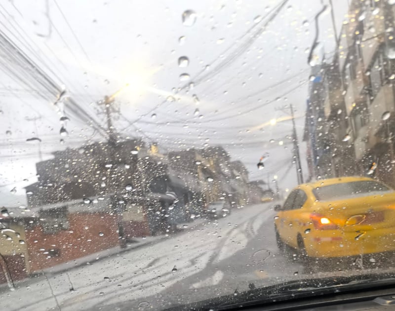 Lluvia y granizo en Quito