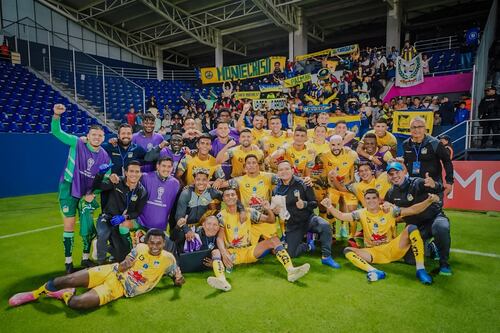 Delfín golea al Deportivo Cuenca y le deja fuera de la Sudamericana