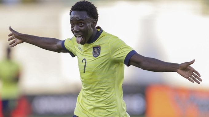 Yaimar Medina con la Selección de Ecuador
