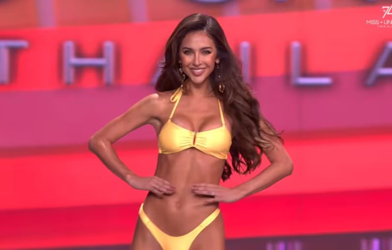 Nadia Mejía dio cátedra en la pasarela en traje de baño de la preliminar del Miss Universo 2025