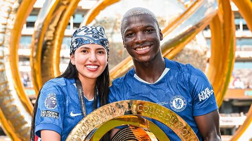 Esposa de Moisés Caicedo.