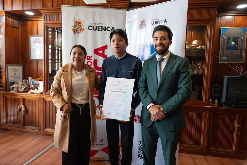 Estudiante denunció irregularidades en su institución durante discurso de graduación.