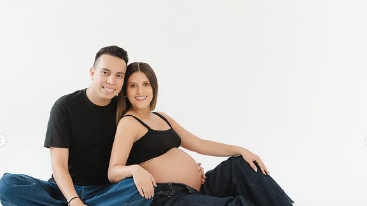 Álex Vizuete y su novia