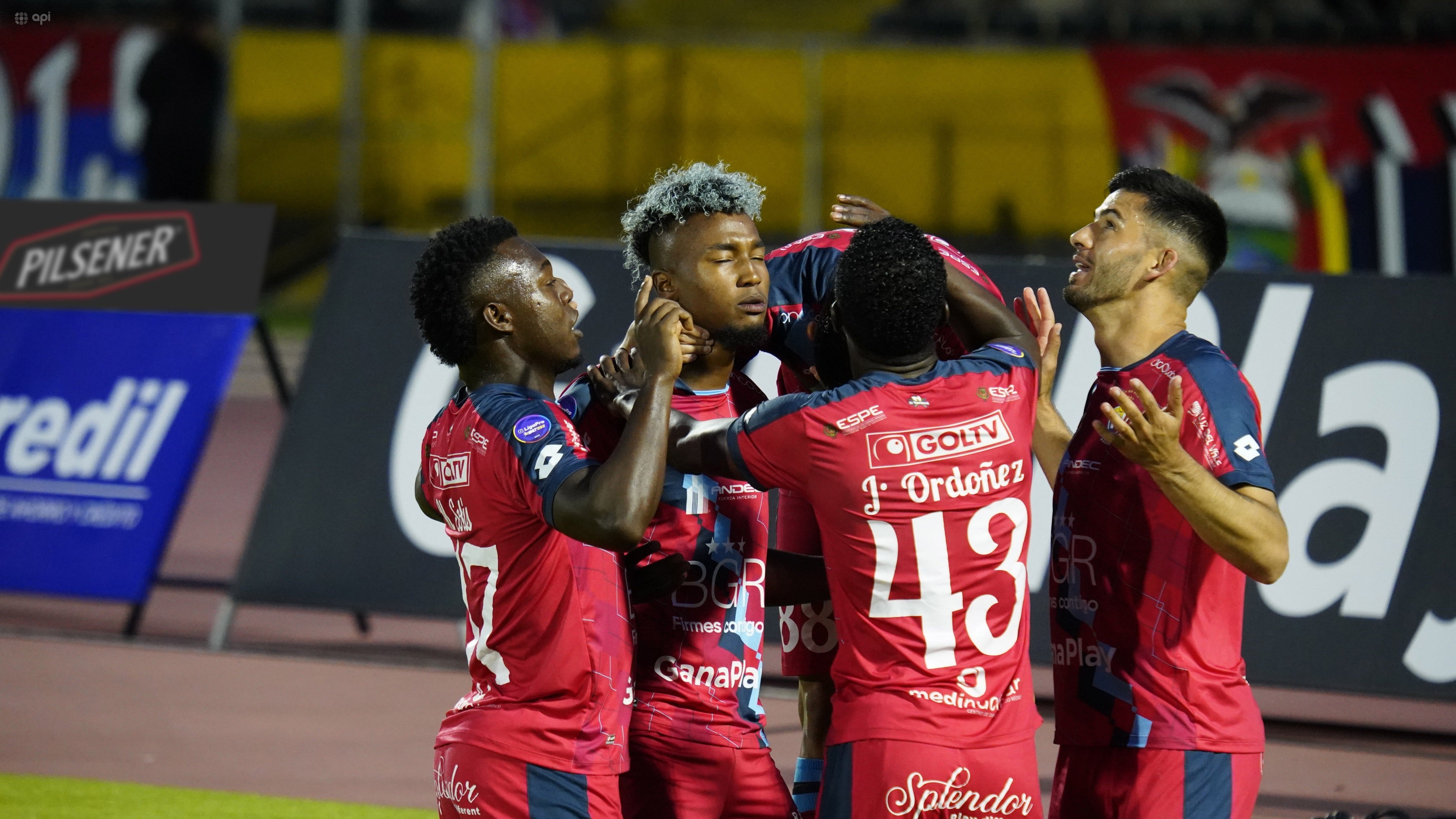 El Nacional festejó el triunfo ante Barcelona SC