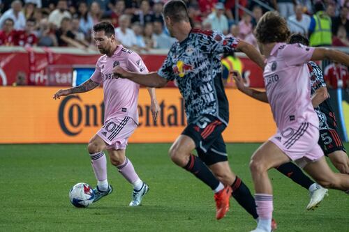 Con lindo gol y victoria, Leo Messi hace su primera presentación en el torneo de la MLS con el Inter de Miami