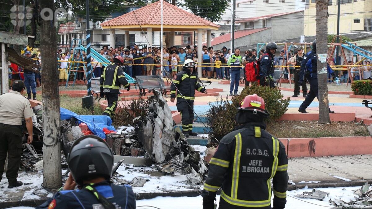 ¿Quiénes son los dos fallecidos y el herido que dejó el accidente de avioneta en La Alborada, Guayaquil?
