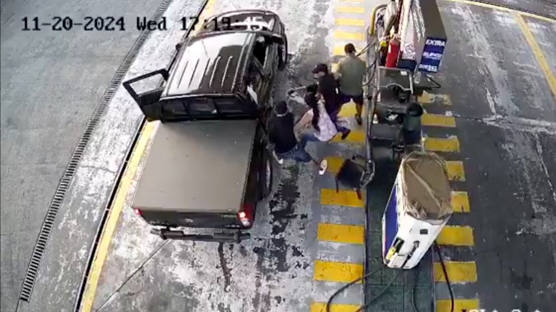 Secuestran a una mujer en gasolinera de Quevedo despojándola de su hijo