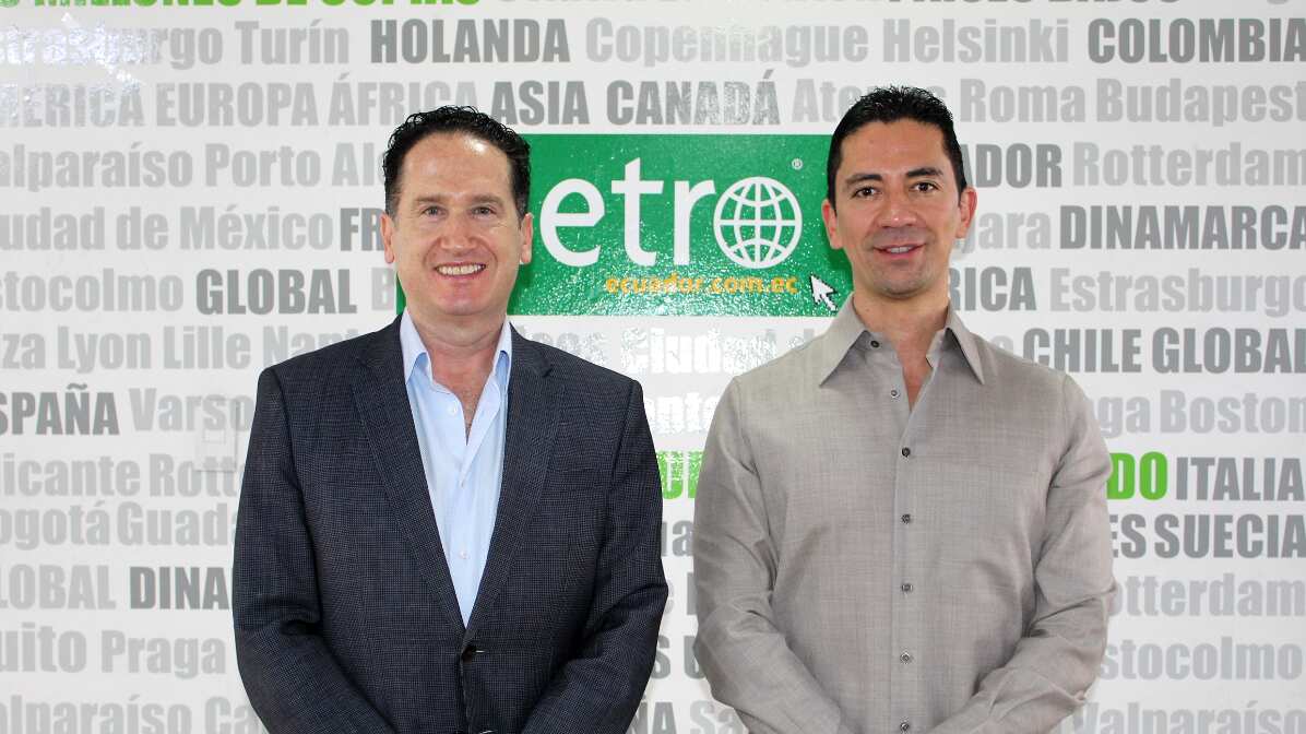 Hernán Cueva, CEO Metro Ecuador; junto a Ricardo Aguilar, VP Managing Director Región Andina de Ariadna Communications Group