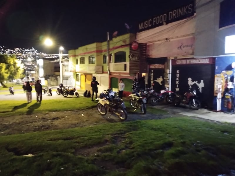 Gimnasio de día y discoteca de noche: clausuran dos locales con “doble vida” en Quito