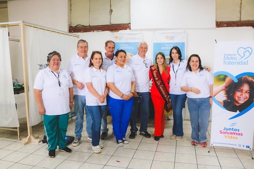Reina de San Francisco de Quito visita Atucucho con su proyecto Social “Primeras Sonrisas”
