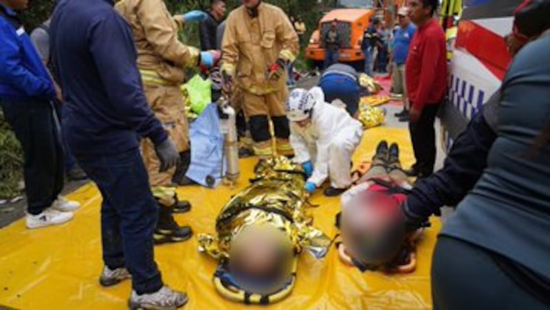 bus cae abismo cuenca molleturo
