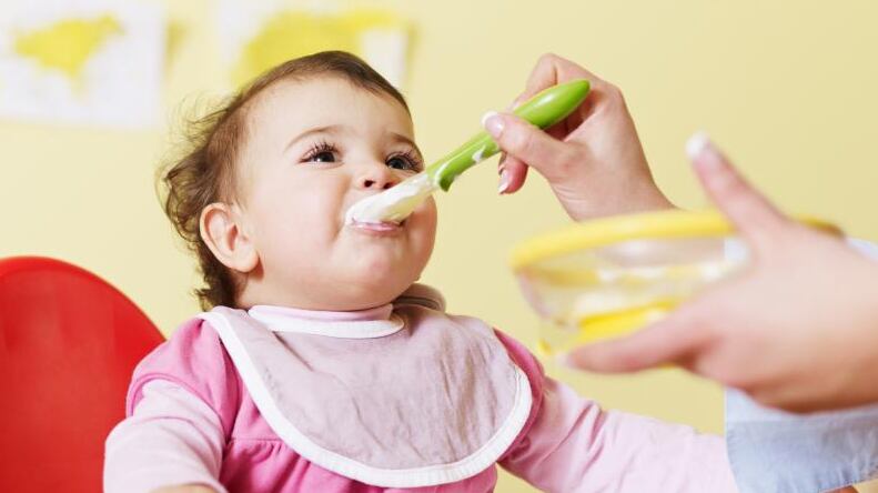 La alimentación de los niños debe ser equilibrada.