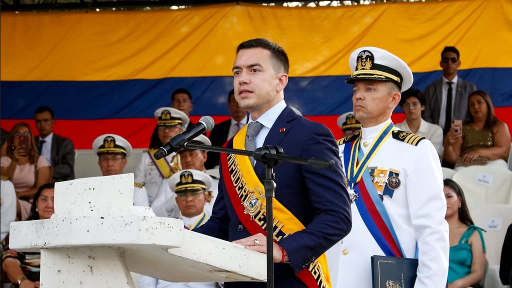 ¿Debe Daniel Noboa pedir licencia para la campaña electoral?
