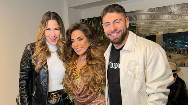 Alejandra Jaramillo y Beta Mejía junto a Gloria Trevi. (@ale_jaramillo)