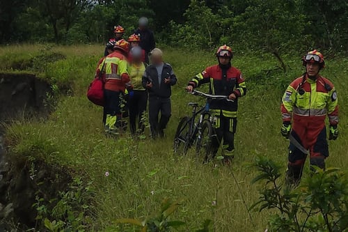 Seis personas extraviadas fueron localizadas tras operativo de rescate entre Lloa y Mindo