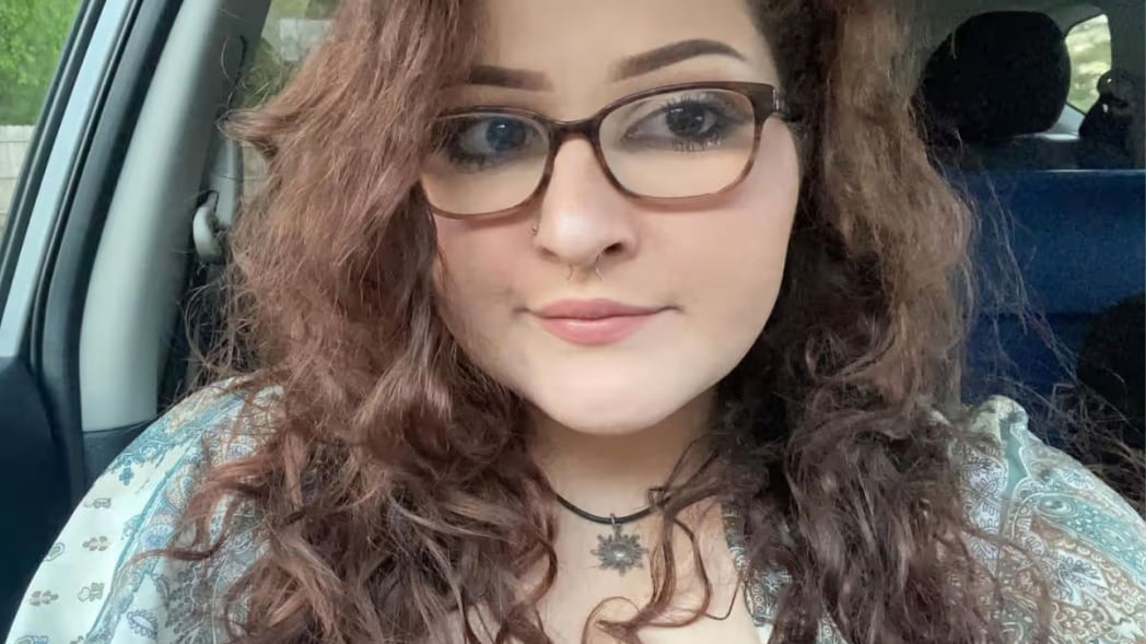 Mujer descubrió que había inhalado su propio piercing nasal tras sufrir una fuerte tos Foto: Daily Star