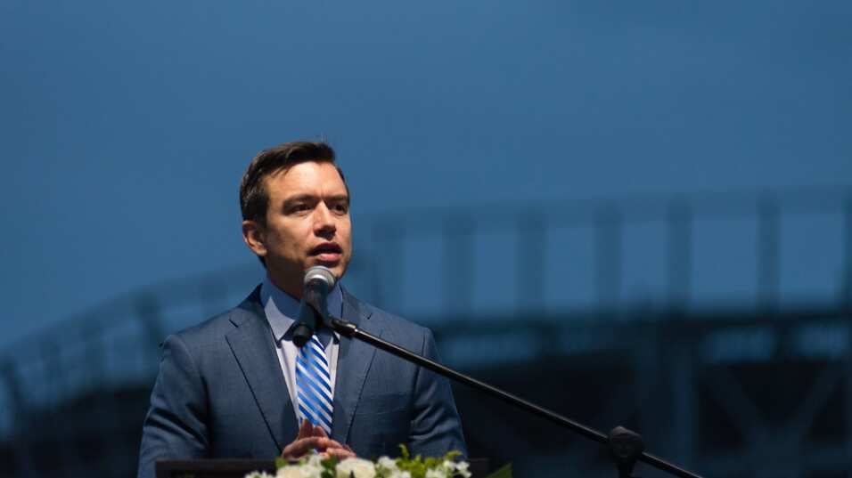 Gobierno de Ecuador implementa alivio económico para enfrentar la emergencia energética