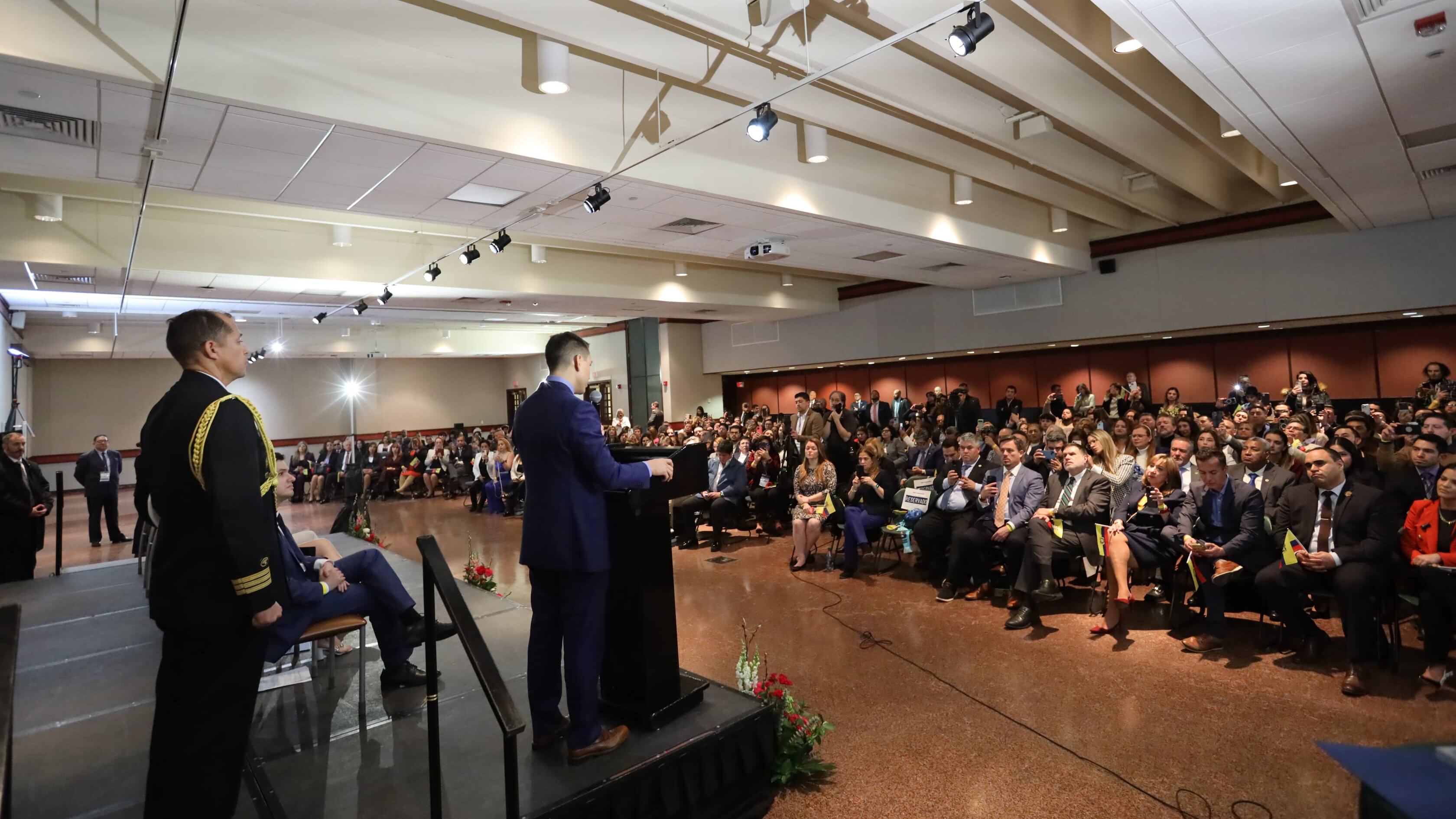 La comunidad ecuatoriana de New Jersey mantuvo un encuentro con el Presidente Daniel Noboa