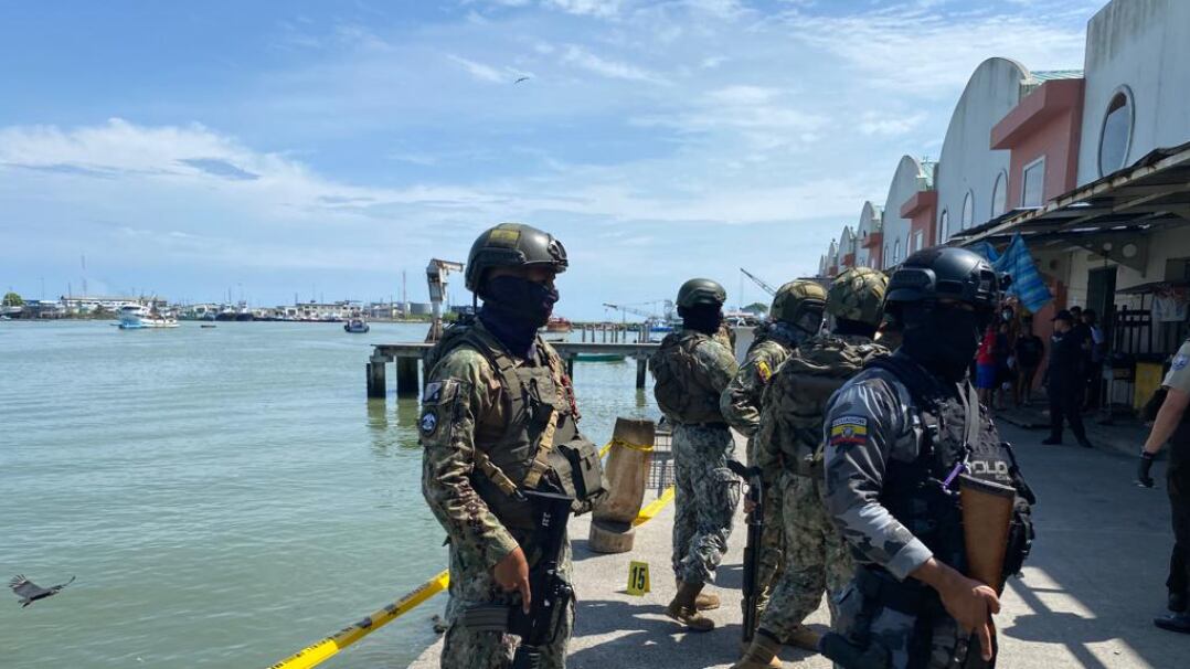 Intensifican operaciones militares para localizar a los responsables de la balacera en el Puerto Pesquero de Esmeraldas