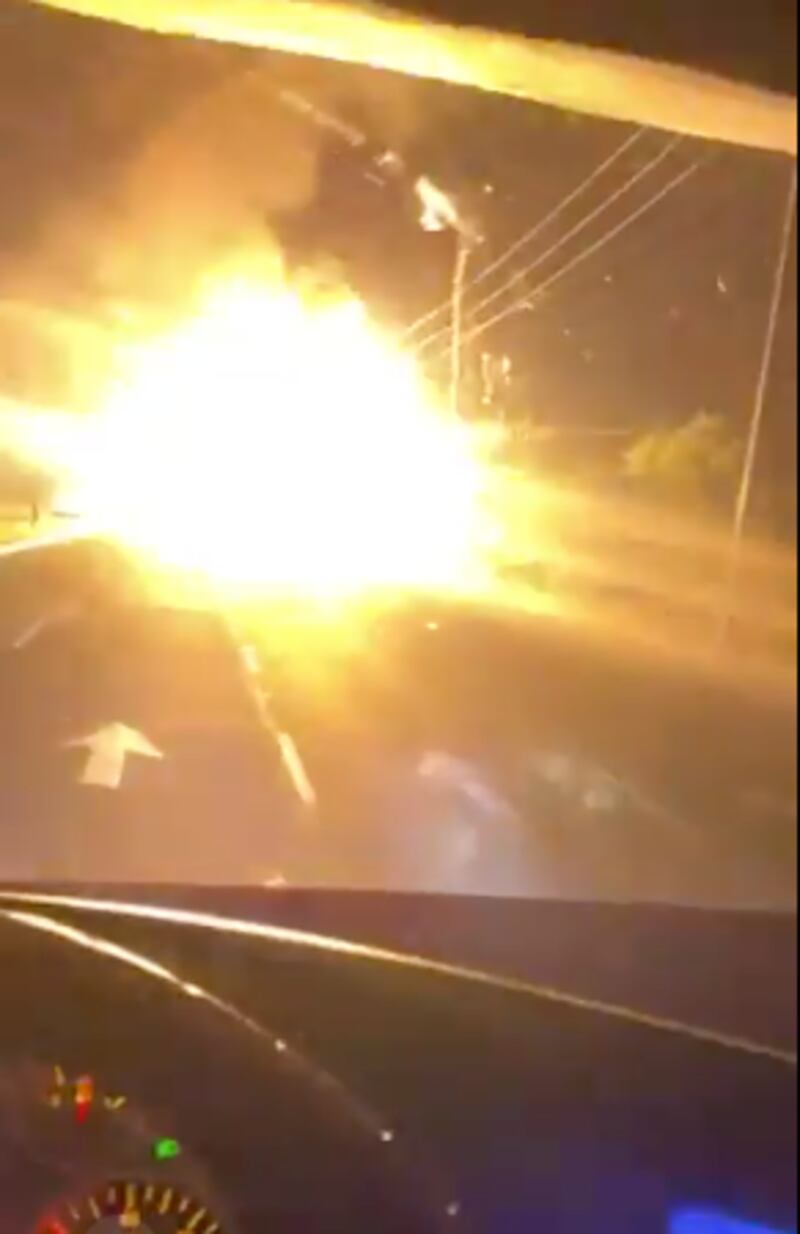 Coche bomba en los exteriores de la Penitenciaría.