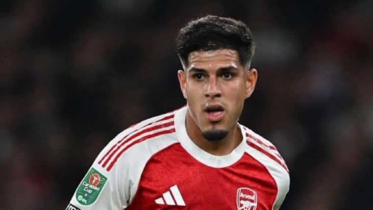 Piero Hincapié demostró su talento en su primer partido como titular con el Arsenal.