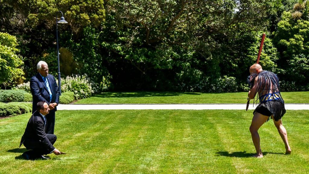 Tradicional bienvenida “haka”, y “kapa haka” de los pueblos maoríes